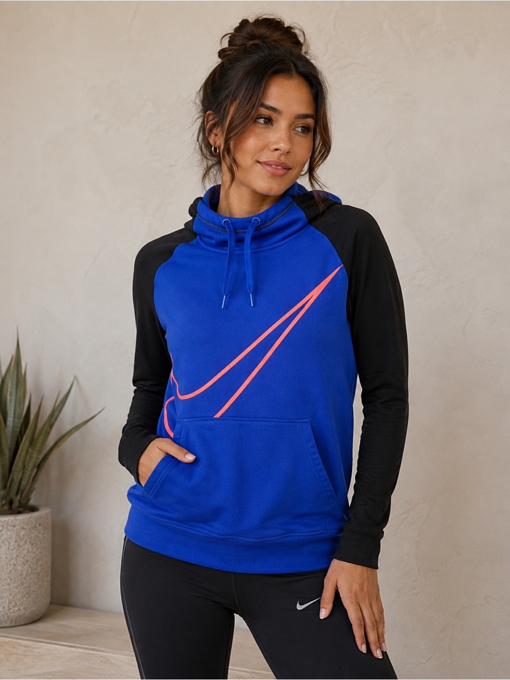 Nike Thermal Fit Big Swoosh‎ Womens Athleisure Cowlneck Sweater